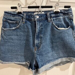 Abercrombie The Mom Short High Rise Curve Love